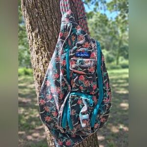 Kavu Floral Backpack - Black and Teal